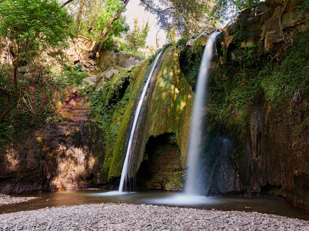 IL VIAGGIO DELL' ACQUA TRA LE ANTICHE MOLE E LE CASCATE DI SAN VITTORINO