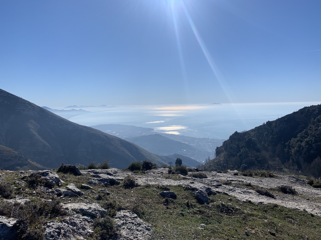 CIMA DEL REDENTORE: LA TERRAZZA PANORAMICA SUL GOLFO DI GAETA